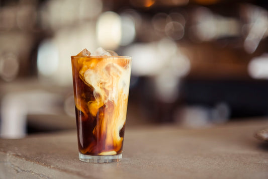 Verre de cold brew maison préparé avec du café de spécialité Jockos Coffee