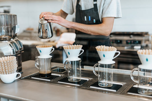 V60 : guide complet pour maîtriser le café filtre par versement